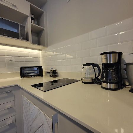 Cosmopolitan Apt 1407, 5 Star Facilities, 15M Sjo Airport, Parking, Pool, Gym 산호세 외부 사진