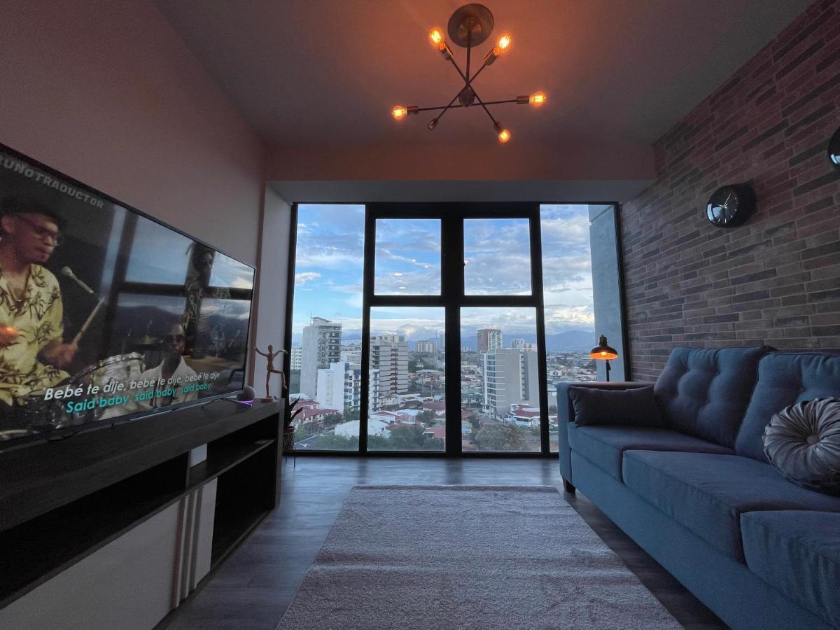 Cosmopolitan Apt 1407, 5 Star Facilities, 15M Sjo Airport, Parking, Pool, Gym 산호세 외부 사진
