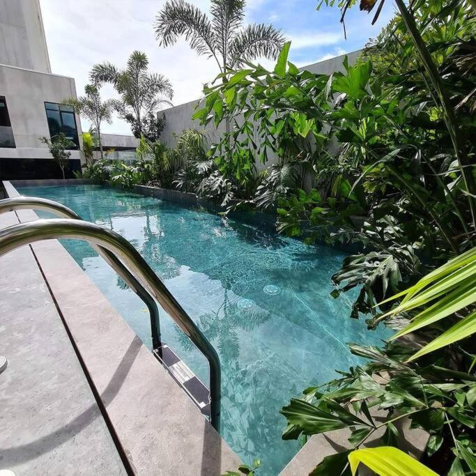 Cosmopolitan Apt 1407, 5 Star Facilities, 15M Sjo Airport, Parking, Pool, Gym 산호세 외부 사진