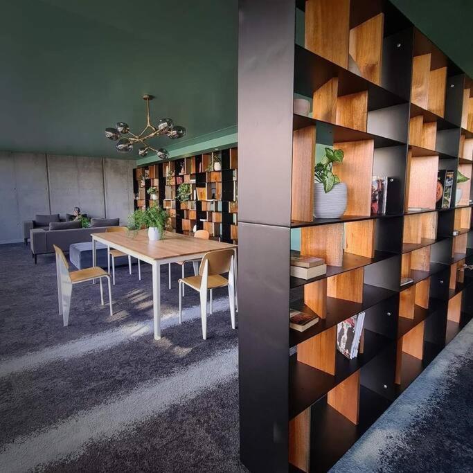 Cosmopolitan Apt 1407, 5 Star Facilities, 15M Sjo Airport, Parking, Pool, Gym 산호세 외부 사진