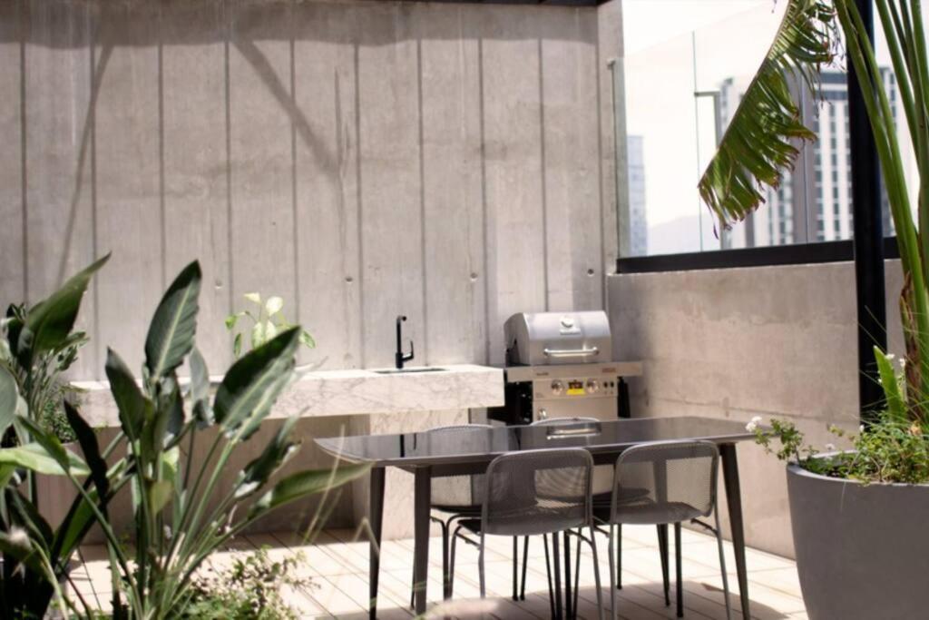 Cosmopolitan Apt 1407, 5 Star Facilities, 15M Sjo Airport, Parking, Pool, Gym 산호세 외부 사진